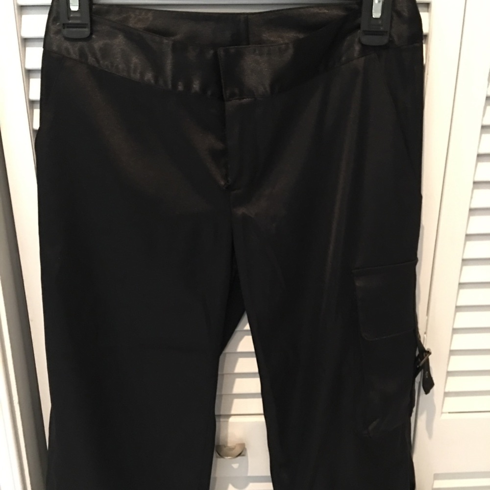 Women crop pants